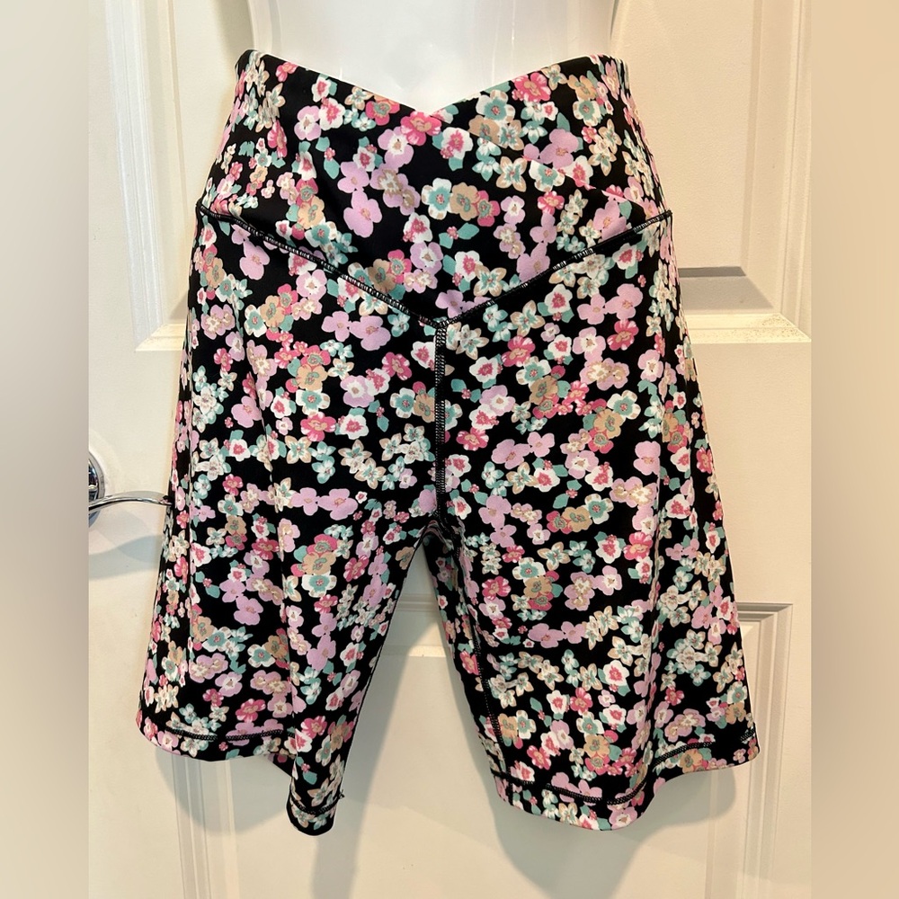 Aeropostale Floral Crossover Bike Shorts - Picture 4 of 7